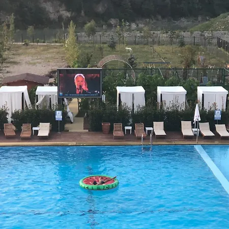Vila D Tirana